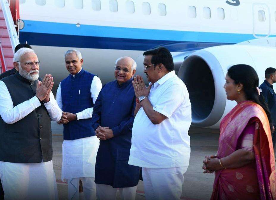 இறுதிப் போட்டியை காண அகமதாபாத் விமான நிலையத்திற்கு வந்தடைந்தார் பிதமர் மோடி!