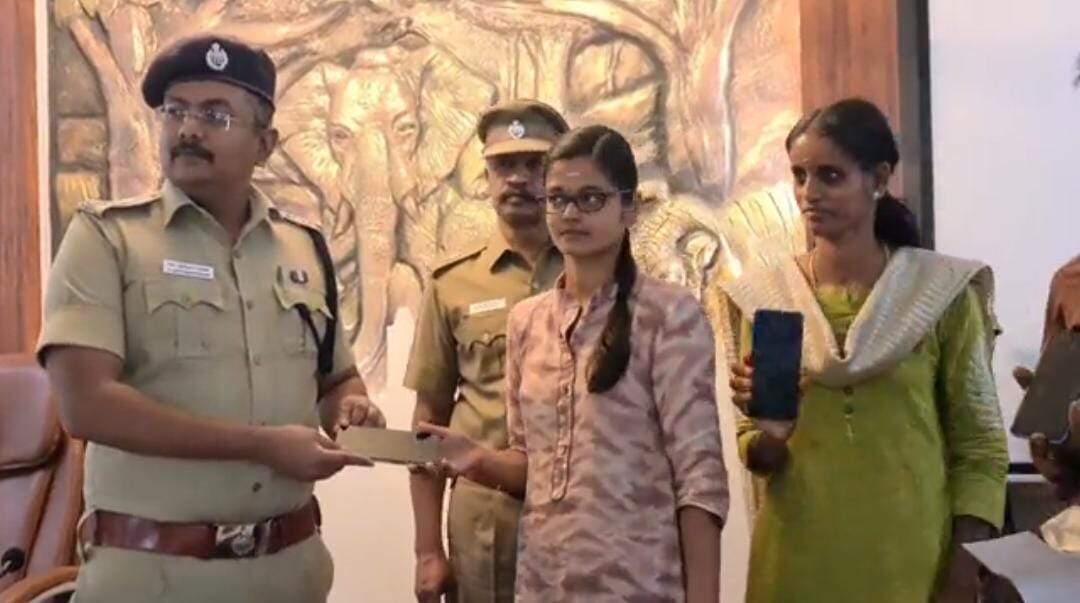 கோவையில் காணாமல் போன ரூ.19 லட்சம் மதிப்பிலான 104 செல்போன்கள் மீட்பு!