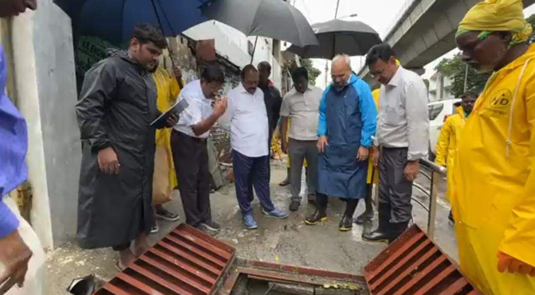 சென்னையில் வெள்ள தடுப்பு பணிகளை ஆய்வு செய்தார் அமைச்சர் எ.வ.வேலு