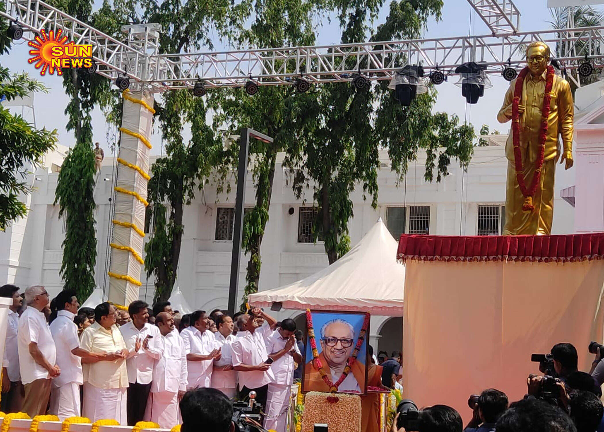 க.அன்பழகனின் முழுஉருவச் சிலையினை திறந்து வைத்தார் முதலமைச்சர் மு.க.ஸ்டாலின்