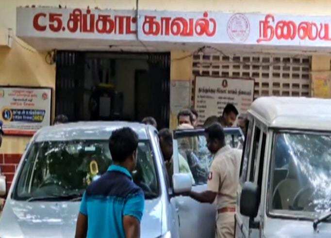 போலீசார் ஒப்படைத்த‌து போலி வைரக்கல் - வைர வியாபாரி புகார்