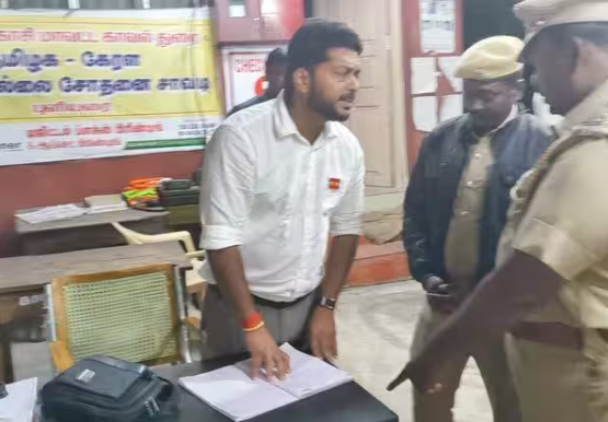 கனிம வளத்துறை அமைச்சரை மிரட்டும் கும்பல்