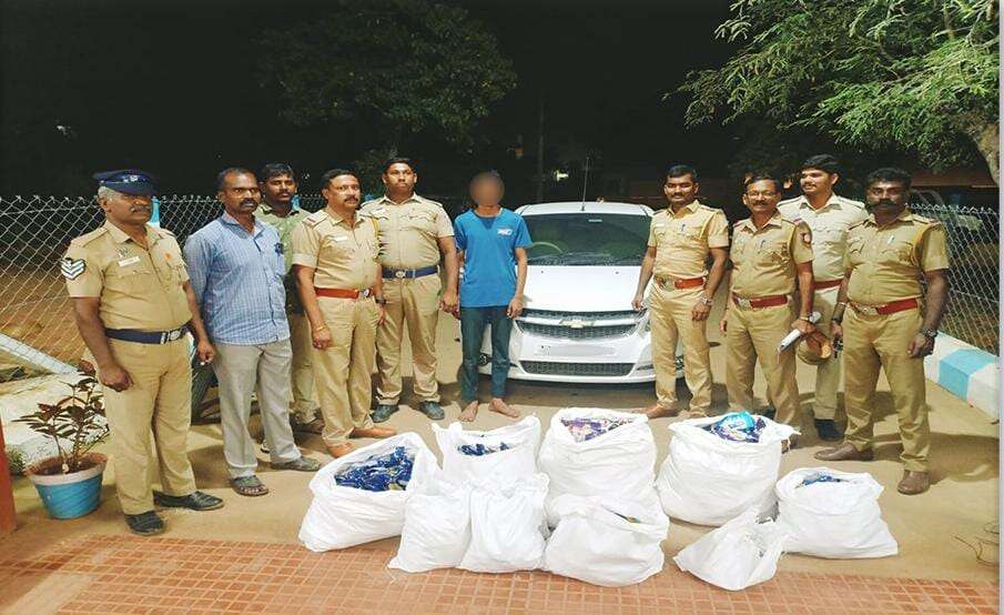 கோவையில் காரில் குட்கா கடத்திய வடமாநில இளைஞர் கைது... 100 கிலோ குட்கா, கார் பறிமுதல்!