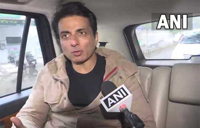 நடிகர் சோனு சூட் வீட்டை விட்டு வெளியேற தடை