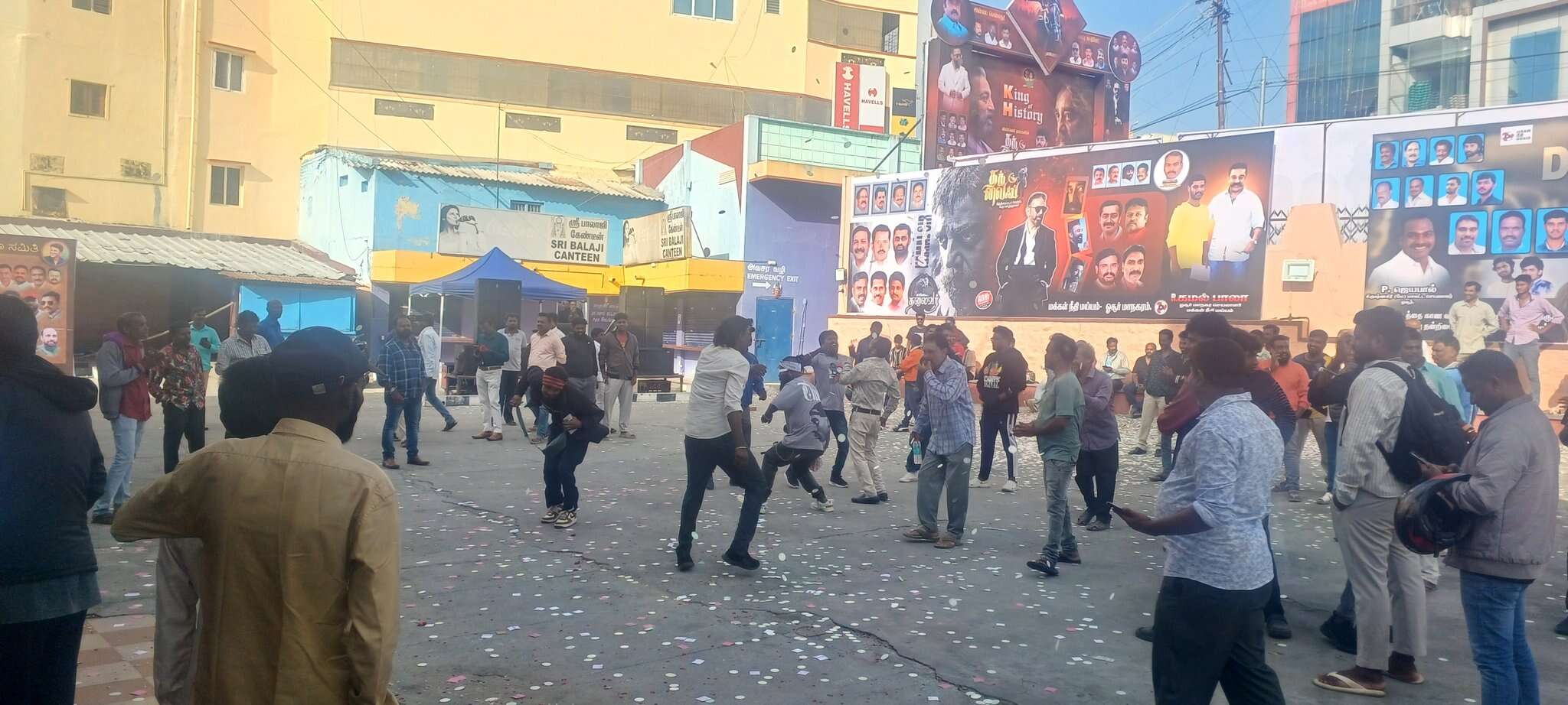 கர்நாடகாவில் வெளியாகாத ‘தக் லைஃப்’.. ஓசூருக்கு படையெடுத்த ரசிகர்கள்..