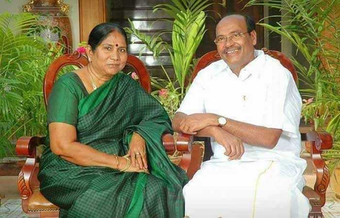 மன்னிப்பு கடிதம் எழுதிய ராமதாஸ் - கிழித்தெறிந்த ஜெயலலிதா - விளாசும் ஜெ. குரு மகள்