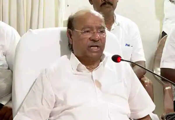 மீண்டும் மீண்டும் சொல்கிறார் ராமதாஸ்..தனிக்கட்சி தொடங்குவது தான் நல்லது..!