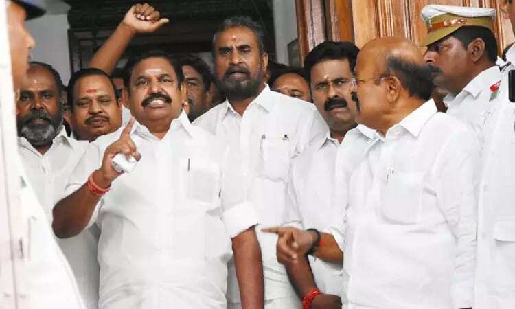 எட்டப்பனுக்கு இடைத்தேர்தலில் பாடம் புகட்ட வேண்டும் - எடப்பாடி பழனிசாமி ஆவேசம்