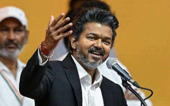 ஒரு பெண், 2 ஆணை அமைச்சர்கள் பட்டியலில் இருந்து தூக்க விஜய் திட்டம்