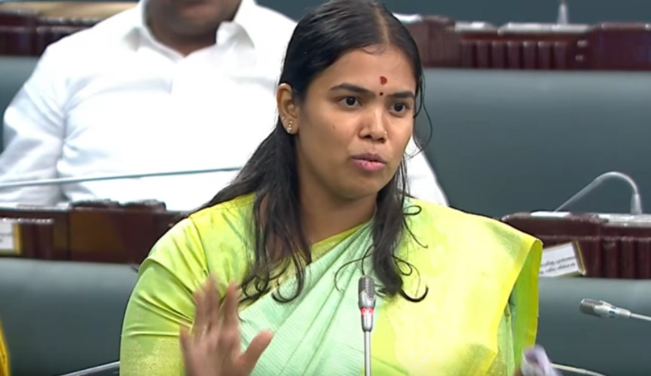 “தனியார் நிறுவனங்கள் ஆந்திராவுக்கு செல்வதாக கூறுவது தவறான தகவல்”- கீர்த்தனா