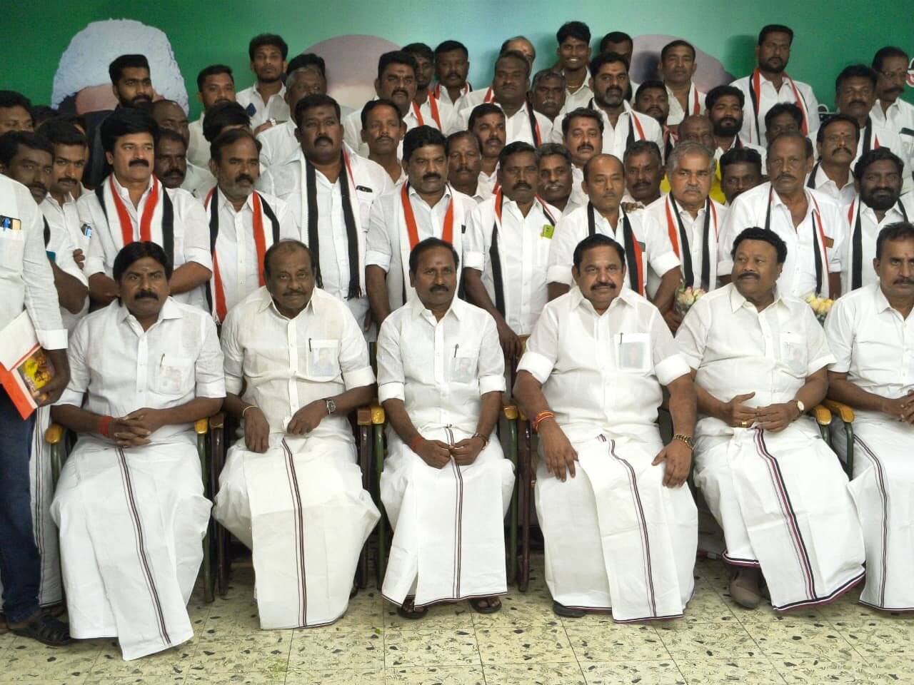 காலியாகும் ஓபிஎஸ் கூடாரம்... அதிமுகவில் இணைந்தார் தர்மர் எம்.பி.