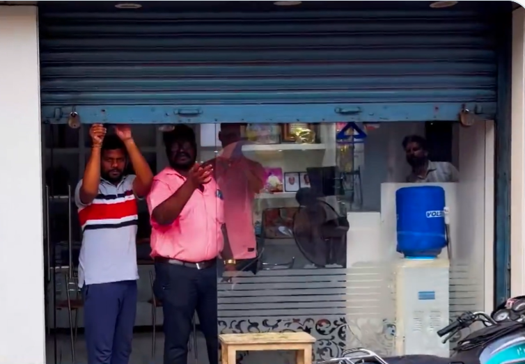பிரபல நகைக்கடை, அதன் உரிமையாளர் வீட்டில் ஐடி ரெய்டு