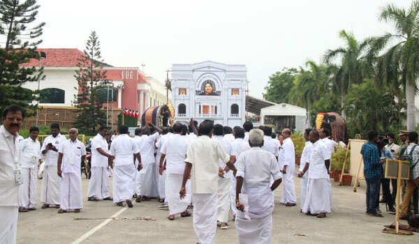 அதிமுக பொதுக்குழுவுக்கு தடையா?