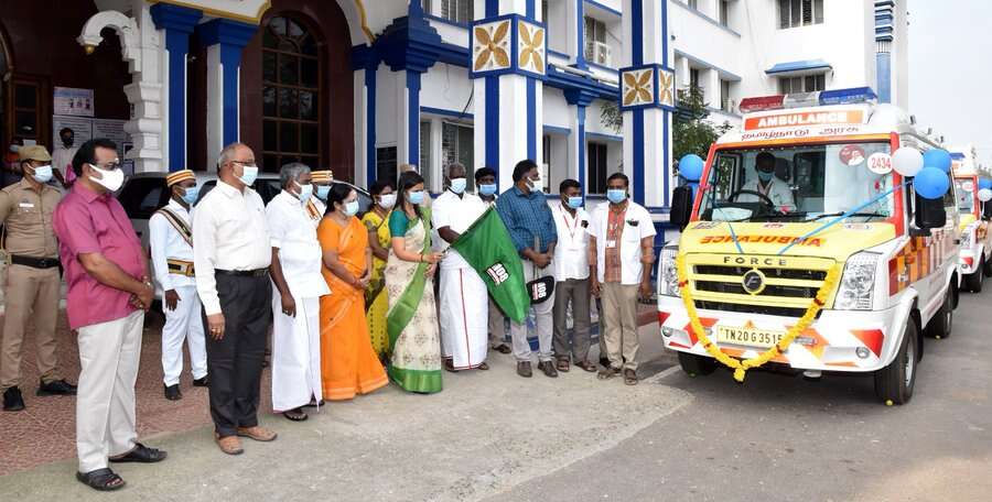 திருவாரூரில் 108 ஆம்புலன்ஸ் வாகனங்களின் சேவையை தொடங்கி வைத்த ஆட்சியர்!