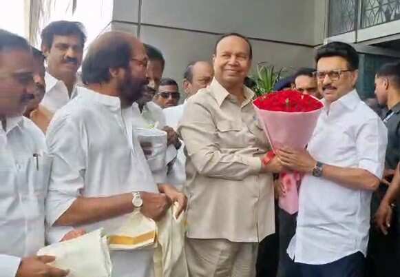 டெல்லி சென்றுள்ள தமிழ்நாடு முதலமைச்சர் மு.க.ஸ்டாலினுக்கு உற்சாக வரவேற்பு