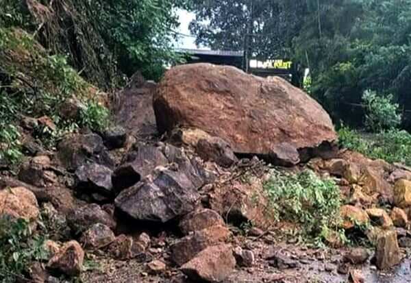 இடுக்கியில் கனமழையால் ஏற்பட்ட நிலச்சரிவு - 2 பேர் பலி