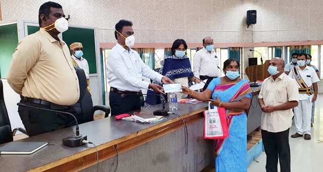 மக்கள் குறைதீர்க்கும் நாள் கூட்டம் - திண்டுக்கல்லில் 360 கோரிக்கை மனுக்கள் பெறப்பட்டன!