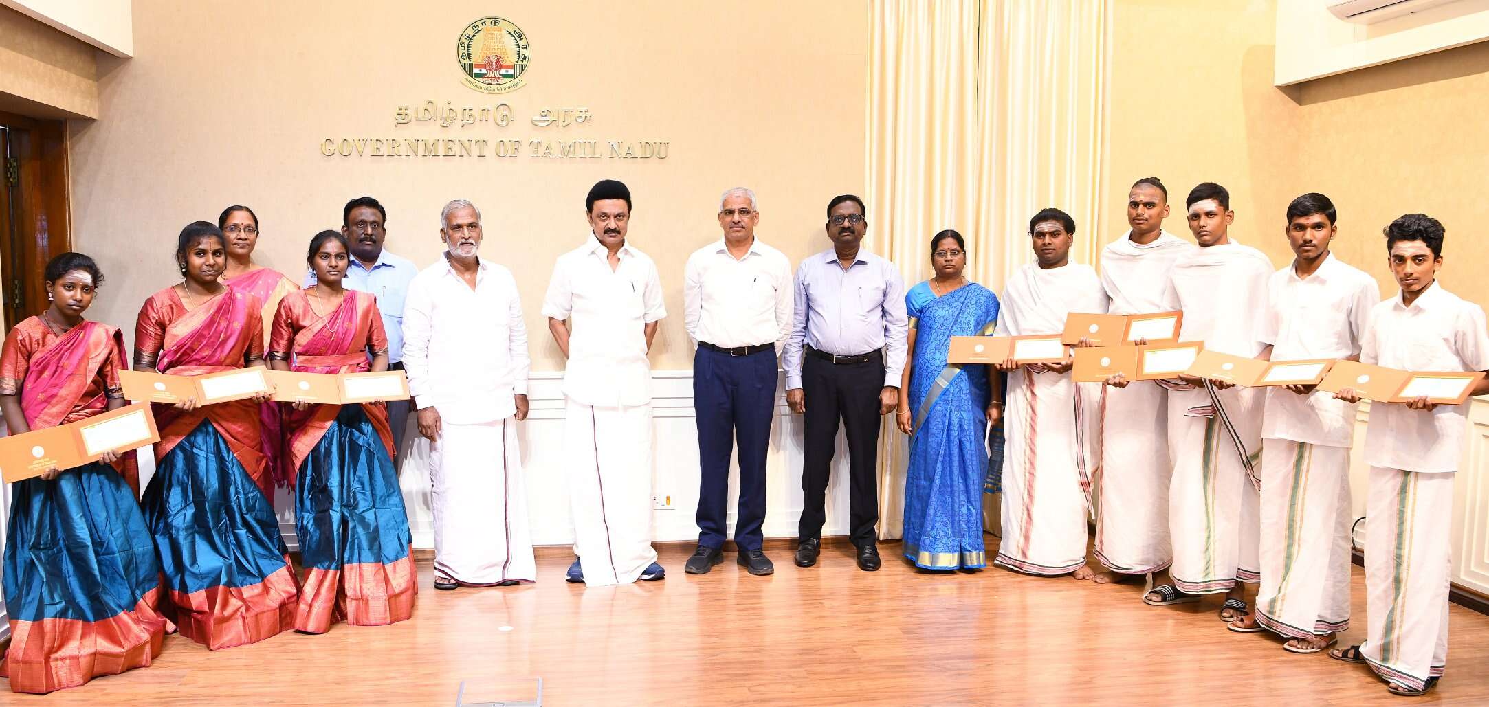 அர்ச்சகர்களின் மகன் / மகள்களின் மேற்படிப்பிற்கு உயர்கல்வித் தொகை!!