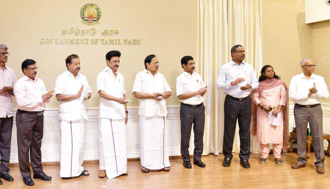 புதிய கல்லூரி கட்டடங்களை திறந்துவைத்தார் முதல்வர்