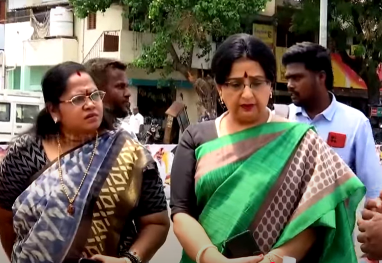 “பாதிக்கப்பட்டவர்களை பார்க்க வேண்டுமென மனதில்பட்டது”- கரூரில் கண் கலங்கிய நடிகை அம்பிகா