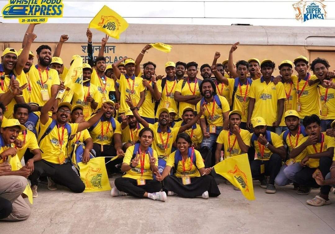 சென்னை வந்தடைந்தது விசில் போடு எக்ஸ்பிரஸ் ரயில்.. ரசிகர்கள் உற்சாகம்...