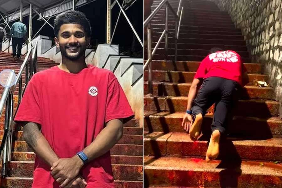 திருப்பதியில் முழங்காலால் நடந்து சென்று சாமி தரிசனம் செய்த கிரிக்கெட் வீரர் நிதிஷ் ரெட்டி