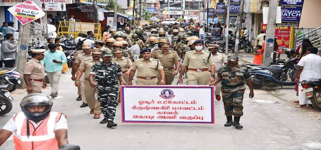 விநாயகர் சதுர்த்தி ஊர்வலம்: ஓசூரில் காவல்துறை சார்பில் கொடி அணிவகுப்பு நிகழ்ச்சி!