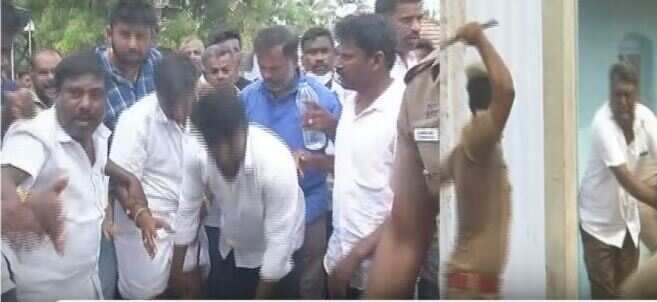 திமுக - அதிமுகவினர் மோதல்...போலீஸ் தடியடி - மறைமுக தேர்தல் பல இடங்களில் ஒத்திவைப்பு!!