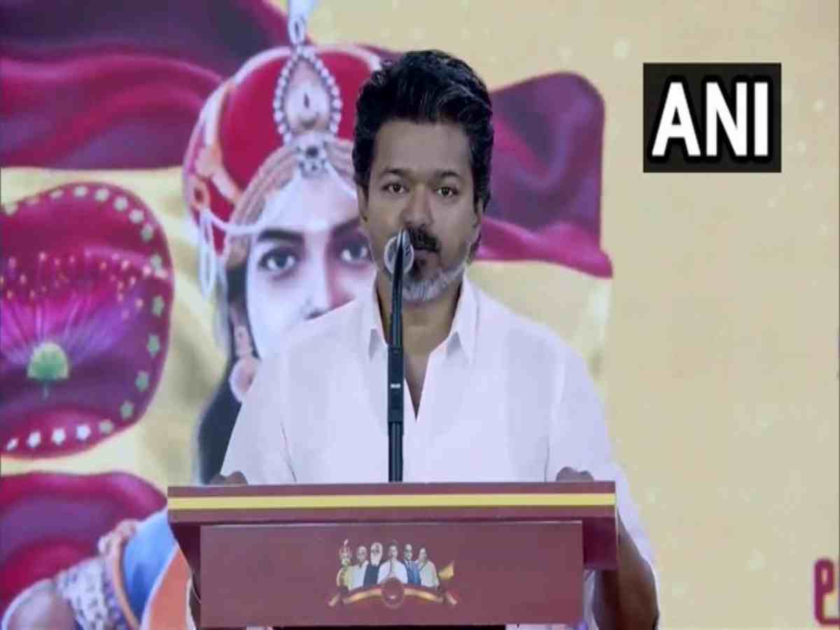 திருக்குறளை மாற்றி திமுக-வைச் சாடிய விஜய்! - 