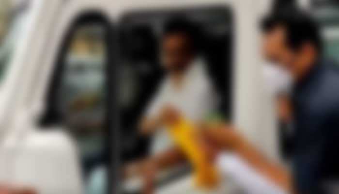 உட்கட்சி மோதலில் அமைச்சரின் ஆதரவாளர் காயம் - தீர விசாரிக்கும் முதல்வர்