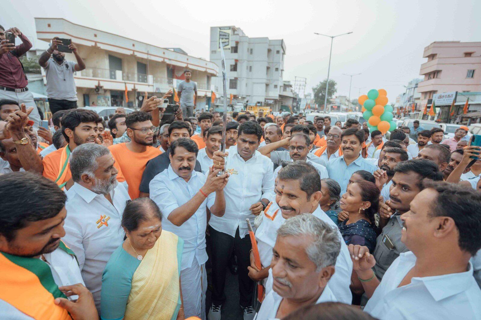 ஆளுநர் மீது வெறுப்பு பிரச்சாரமே பெட்ரோல் குண்டு வீச்சுக்கு காரணம் - அண்ணாமலை குற்றச்சாட்டு!!