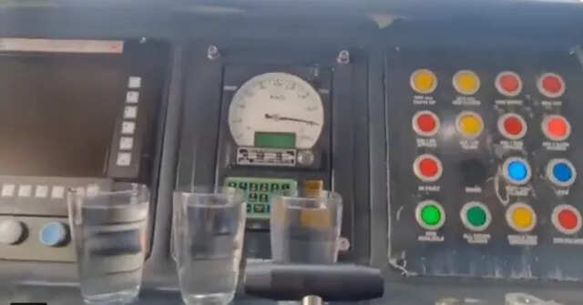 180 கிமீ வேகத்தில் இயக்கப்பட்ட வந்தே பாரத் ஸ்லீப்பர் ரயில் - சோதனை வெற்றி..!