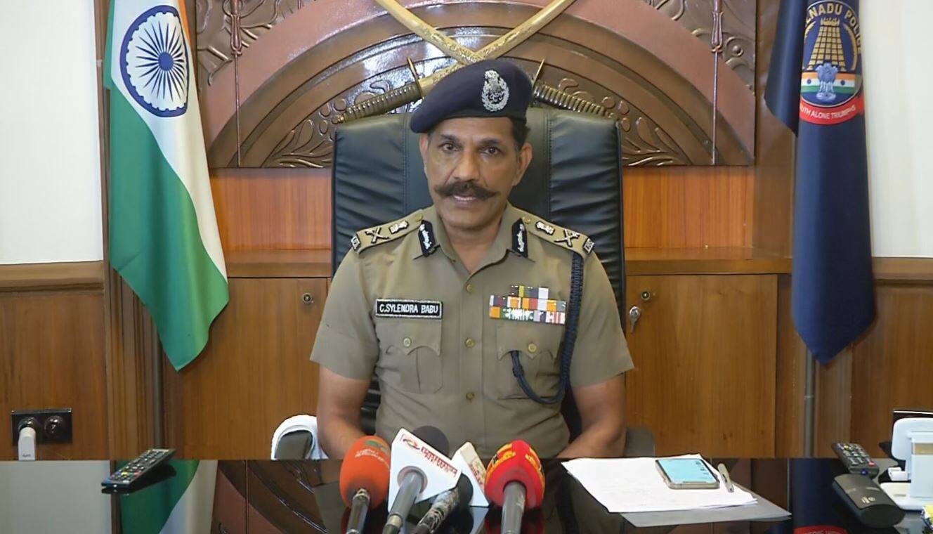 பைக்கில் ஹெல்மெட் அணியாத போலீசார் மீது நடவடிக்கை - தமிழக டிஜிபி சைலேந்திர பாபு எச்சரிக்கை!!