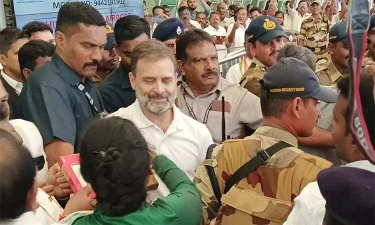 கோவை வந்தடைந்தார் ராகுல் காந்தி - தொண்டர்கள் உற்சாக வரவேற்பு!