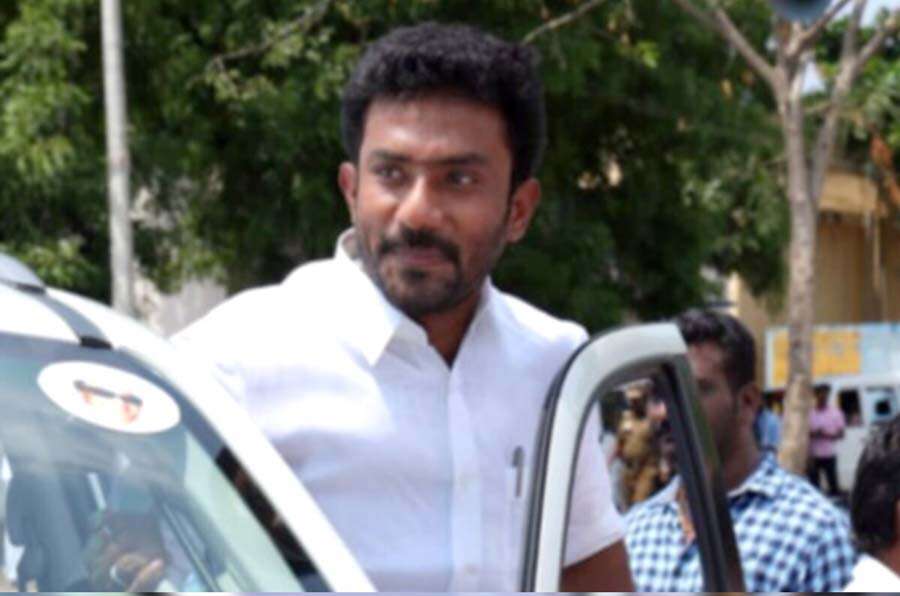 ஓபிஎஸ் மகனுக்கு எதிராக சாட்சியம் அளித்த தங்க தமிழ்ச்செல்வன்