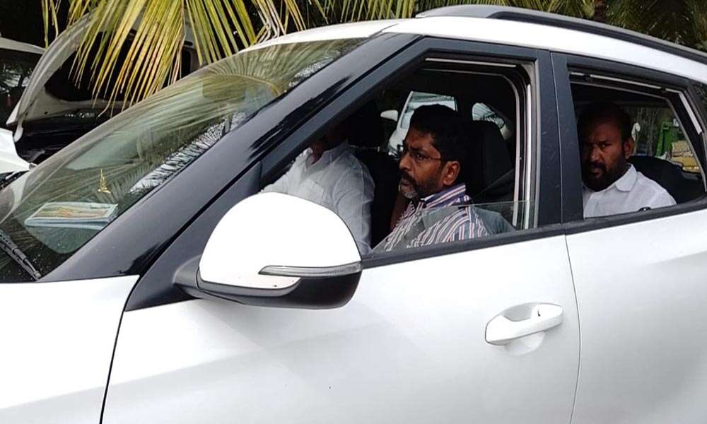 இபிஎஸ் ஆலோசனை கூட்டத்தில் சவுக்கு சங்கருக்கு என்ன வேலை? திமுக கேள்வி