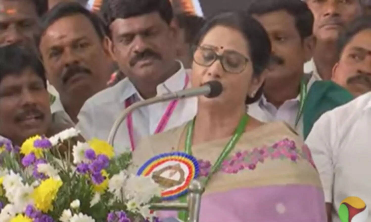 அன்புமணி பச்சை துரோகம் செய்தார்: ஸ்ரீகாந்தி ராமதாஸ் குற்றச்சாட்டு