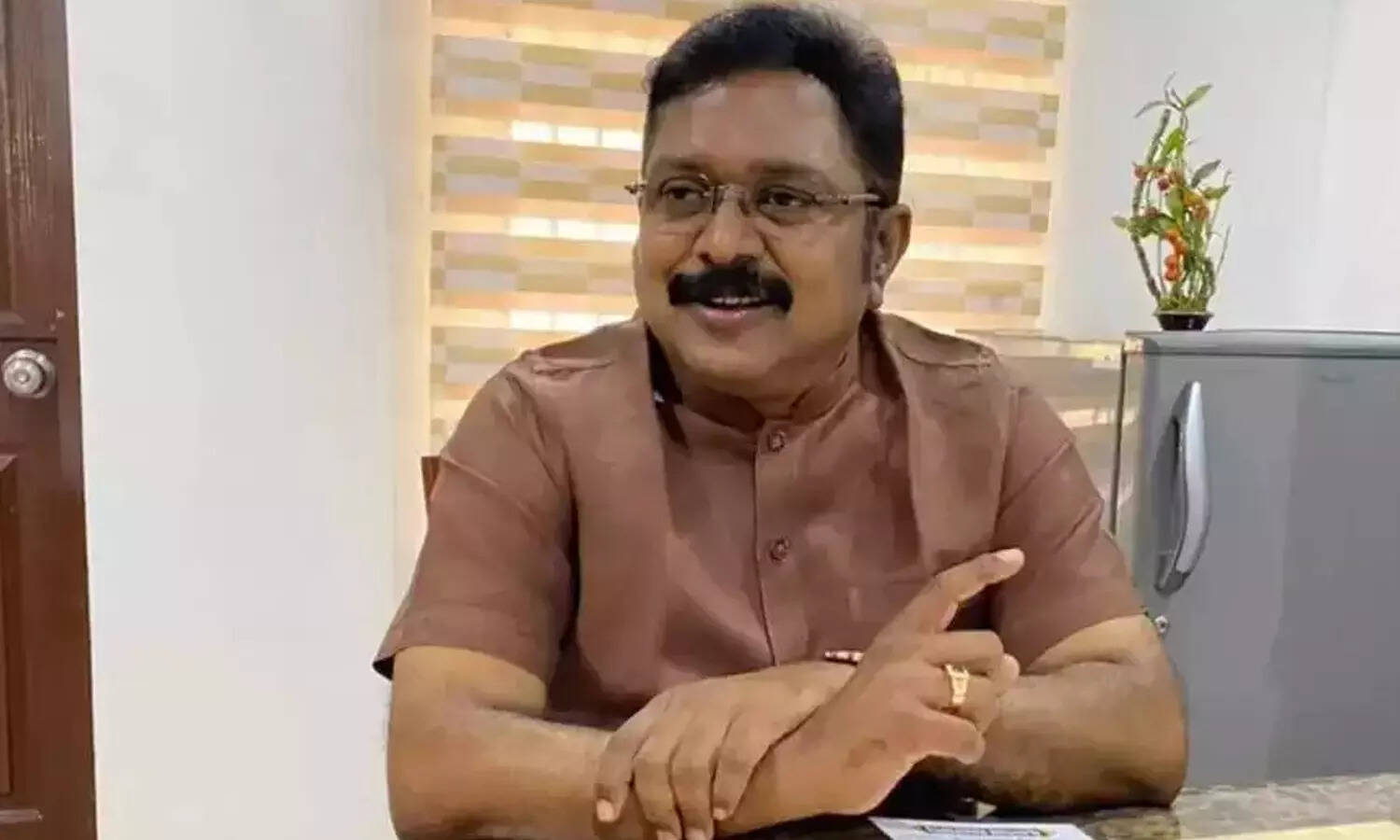 செங்கோட்டையனை நீக்கியது விபரீத முடிவு - டி.டி.வி. தினகரன் கடும் விமர்சனம்..!